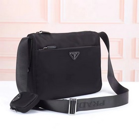 PRADA — новейшая сумка Prada с одним п