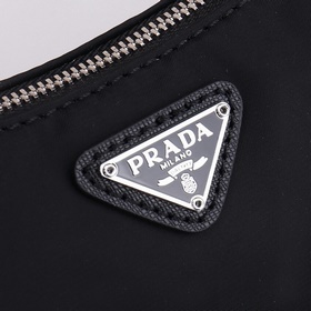 PRADA - Новейшая сумка Prada с одним п