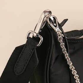 PRADA — новейшая сумка Prada с одним п