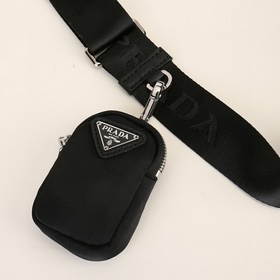 PRADA — новейшая сумка Prada с одним п