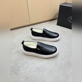 PRADA  - Высококачественные аутентич