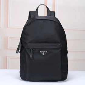 PRADA — новейший мужской рюкзак Prada.