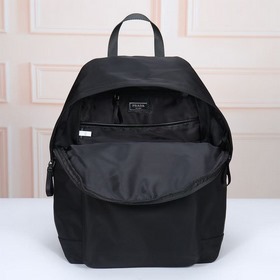 PRADA — новейший мужской рюкзак Prada.