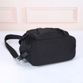 PRADA — новейший рюкзак Prada. Официал