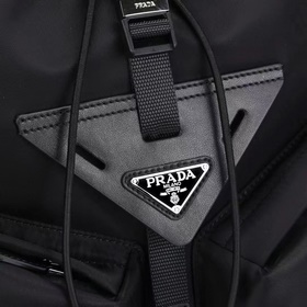 PRADA — новейший рюкзак Prada. Официал