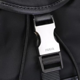 PRADA — новейший рюкзак Prada. Официал