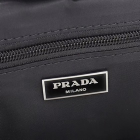 PRADA — новейший рюкзак Prada. Официал