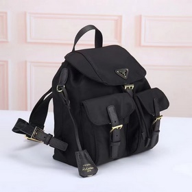 PRADA — новейший рюкзак Prada. Официал