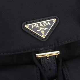 PRADA — новейший рюкзак Prada. Официал