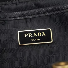 PRADA — новейший рюкзак Prada. Официал