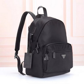 PRADA — новейший рюкзак Prada. Официал