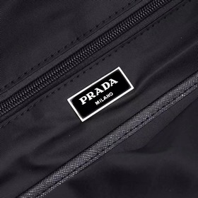 PRADA — новейший рюкзак Prada. Официал