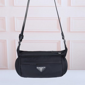 PRADA — новейшая сумка через плечо и п
