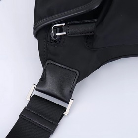 PRADA — новейшая сумка через плечо и п