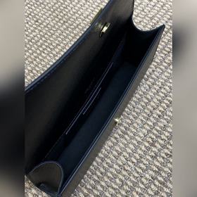 Классическая сумочка Saint Laurent YSL