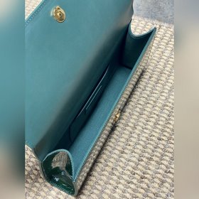 Классическая сумочка Saint Laurent YSL