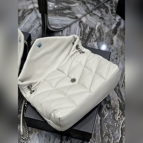 Белый серебряными заклепками  LOULOU