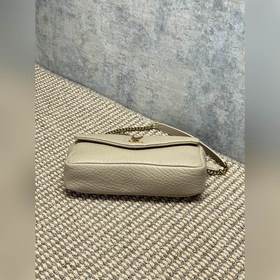 Цвет молочного чая YSL Saint Laurent Н