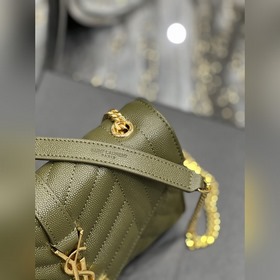 Конверт с зеленой золотой пряжкой Ко