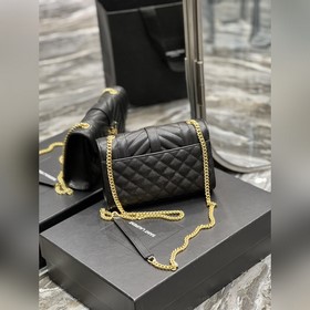 Конверт черного цвета с золотой пряжко