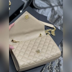 Конверт с абрикосовой золотой пряжкой 