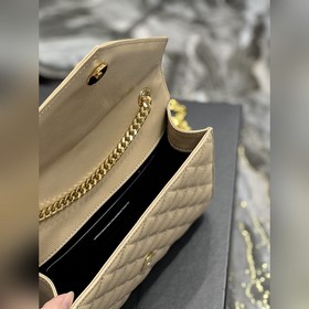Конверт с абрикосовой золотой пряжкой 
