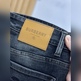 Джинсы Burberry Four Seasons   202
