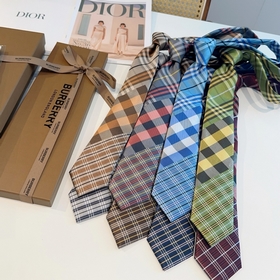 Галстуки Burberry теперь доступны в ма