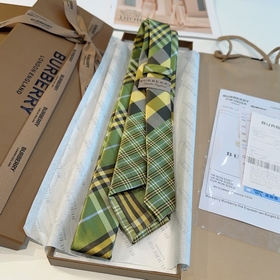 Галстуки Burberry теперь доступны в ма