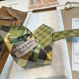 Галстуки Burberry теперь доступны в ма
