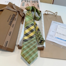 Галстуки Burberry теперь доступны в ма