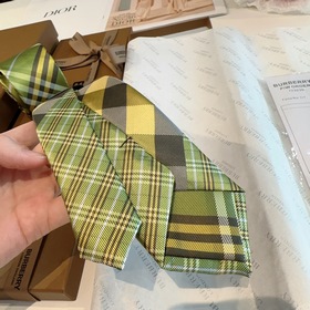 Галстуки Burberry теперь доступны в ма