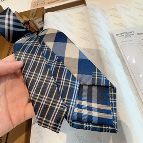 Галстуки Burberry теперь доступны в ма
