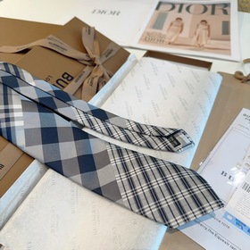 Галстуки Burberry теперь доступны в ма