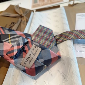 Галстуки Burberry теперь доступны в ма