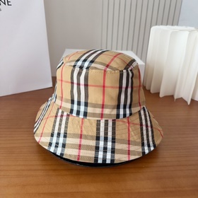 Культовая рыбацкая шапка Burberry — кл