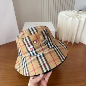 Культовая рыбацкая шапка Burberry — кл