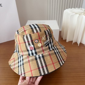 Культовая рыбацкая шапка Burberry — кл