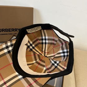 Бейсболка Burberry из предвесенней кол