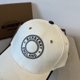 Бейсболка Burberry из предвесенней кол