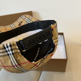 Бейсболка Burberry из предвесенней кол