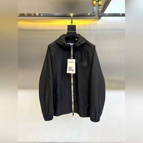 Куртка Burberry 25s с капюшоном, выпол