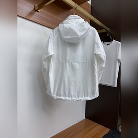 Burberry  Официальный сайт новой кол