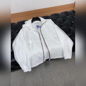Burberry  Официальный сайт новой кол