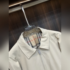 Презентация коллекции Burberry Pre-Fal