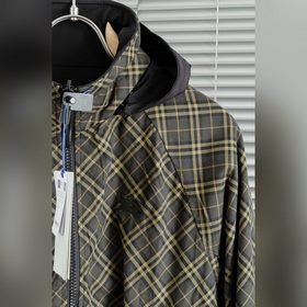 Коллекция Burberry Осень/Зима 2026： Дв