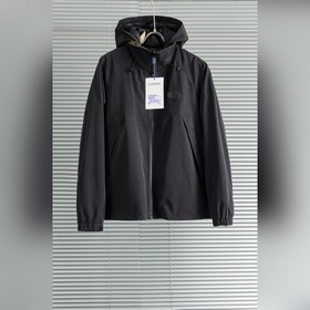 Коллекция Burberry Осень/Зима 2026： Дв