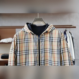 Burberry — многослойная куртка-парка с