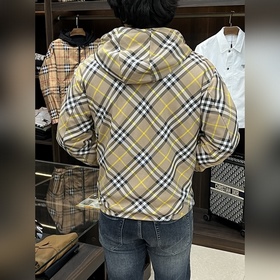 Презентация коллекции Burberry Pre-Fal
