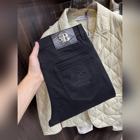 Эксклюзивная новинка Burberry： модные